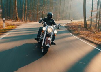 Gesundheit beim Motorradfahren schützen: Das richtige Equipment für jede Fahrt
